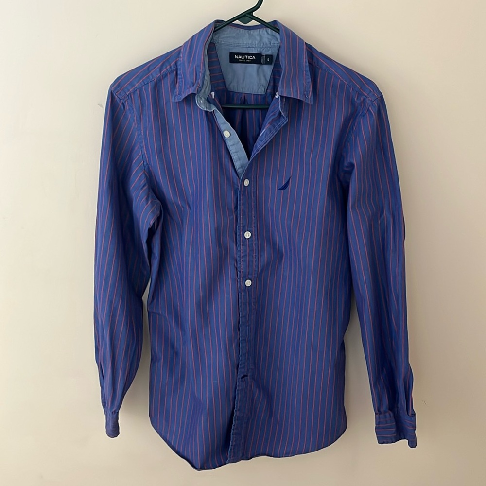 Nautica Men’s size S button down blue with orange stripe shirt